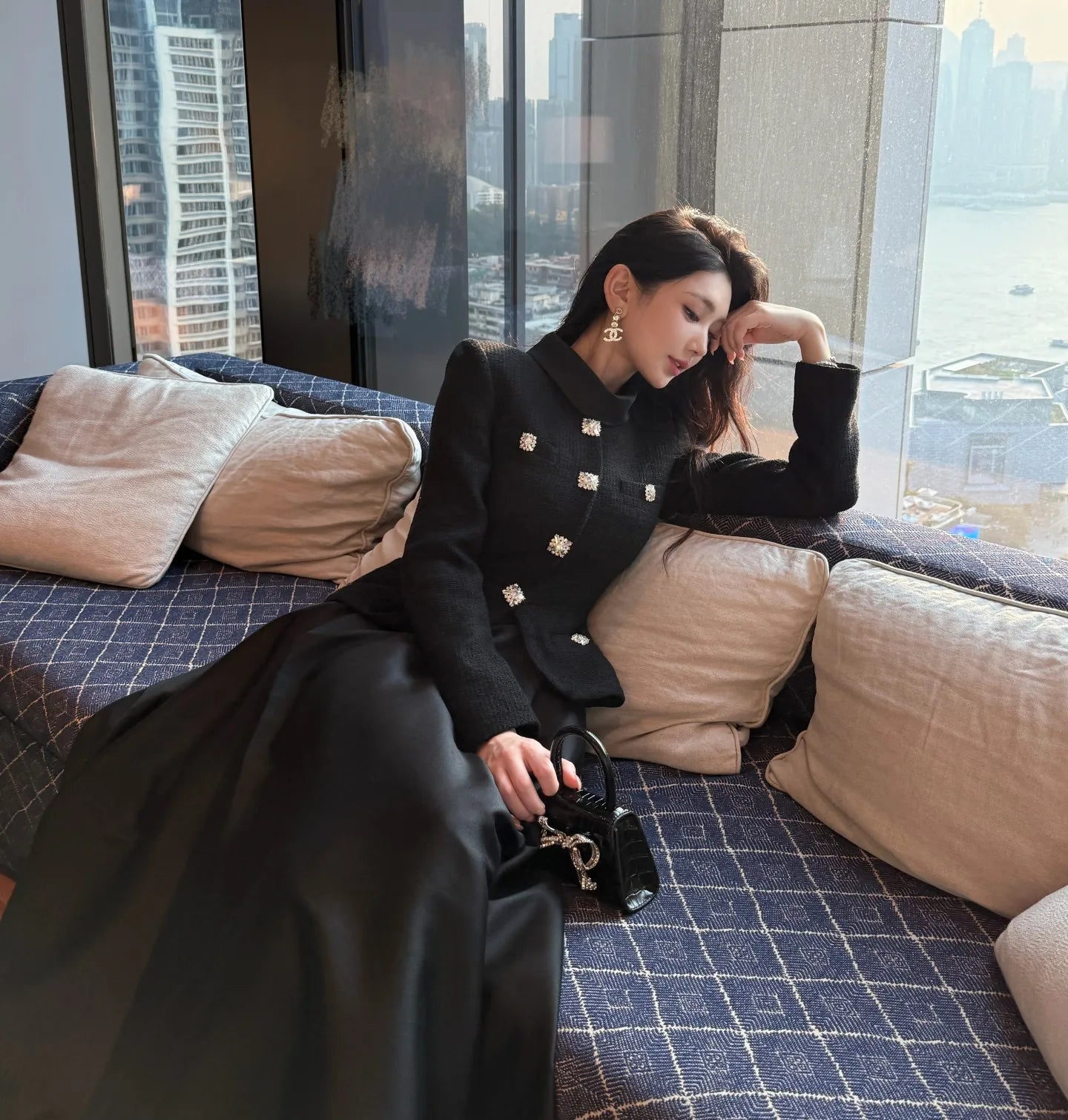 Autumn Winter High-end French Fashion Woolen Patchwork Black Long-sleeved Slim Dress High-waisted Slim Elegant Large Hem Dress