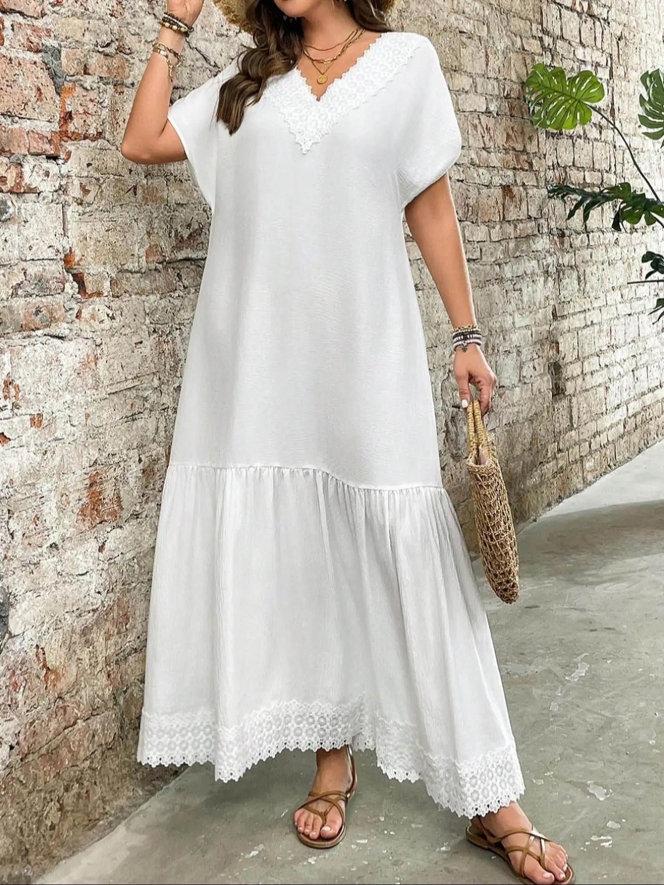 【Plus Size】 Floral Lace Trim Round Neck Dress, Casual Short Sleeve Maxi Dress for Daily Wear, Women's Plus Clothing for Summer