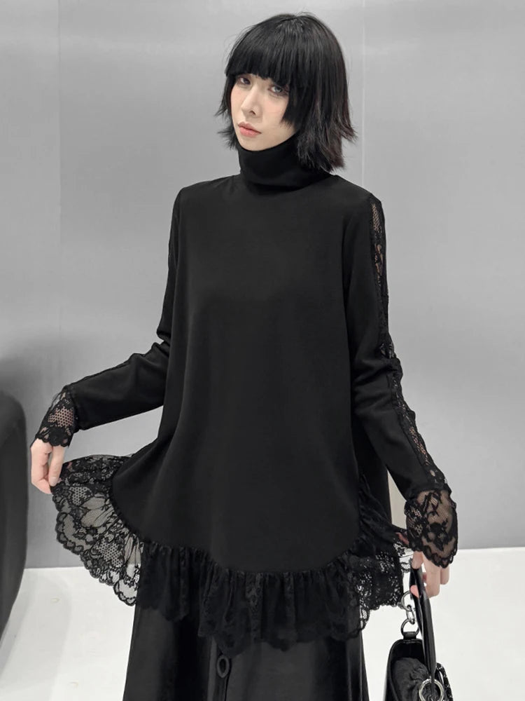 [EAM] Women Black Side Lace Spliced Big Size Elegant T-shirt New Turtleneck Long Sleeve Fashion Tide Spring Autumn 2025 1DJ2588