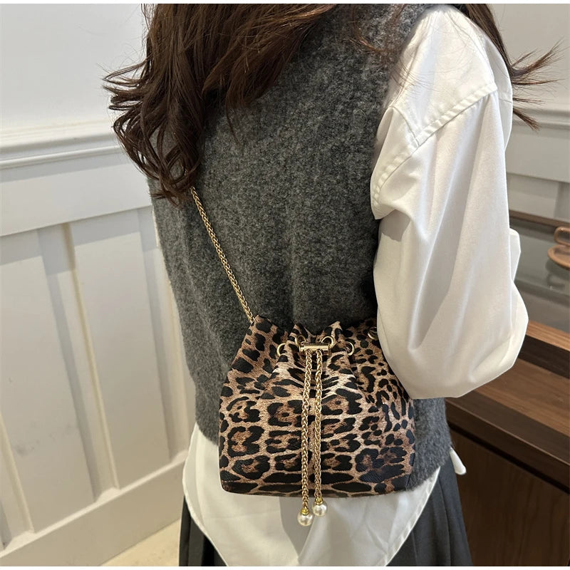 New Leopard Print Bag Fashion Cow Pattern Drawstring Bucket Bag Texture Brand Design Crossbody Bag Lady Versatile Storage Bag