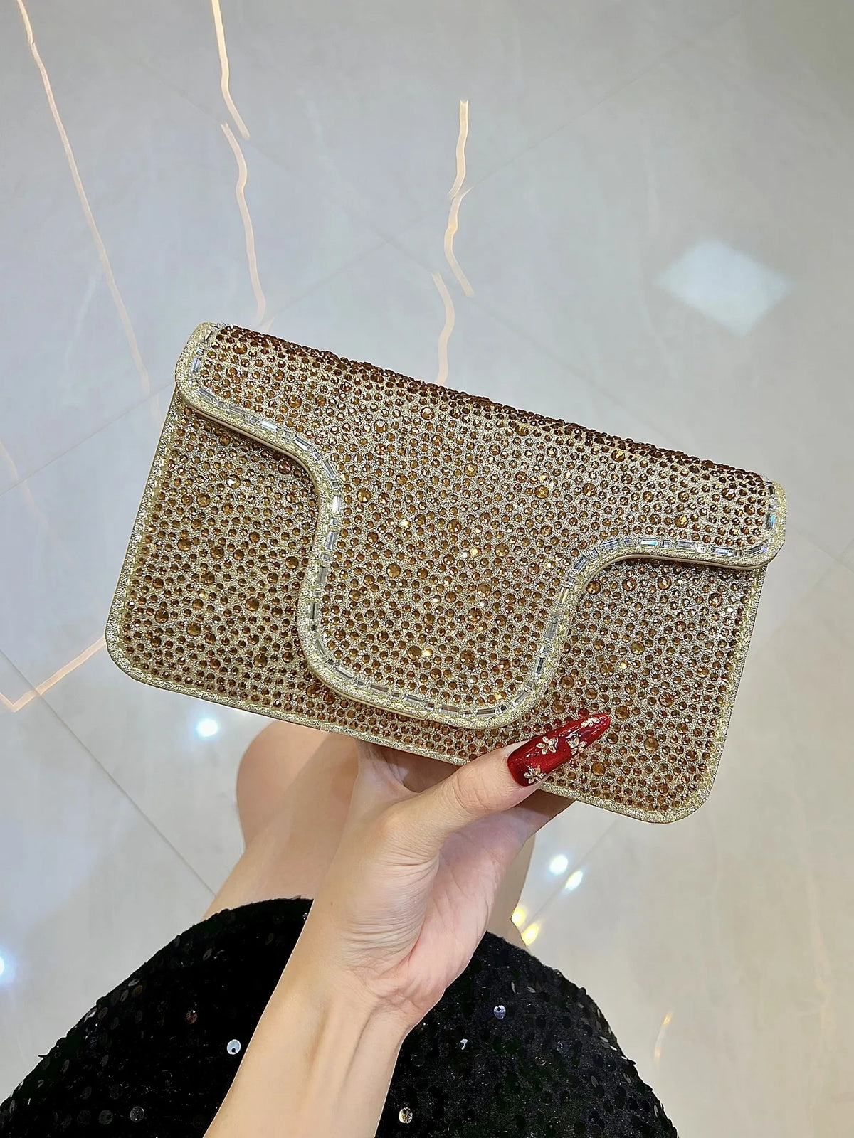 Elegant Diamond Studded Evening Clutch Bag for Women