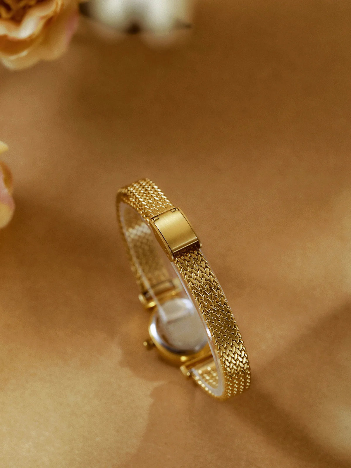 Vintage Gold Oval Quartz Wristwatch