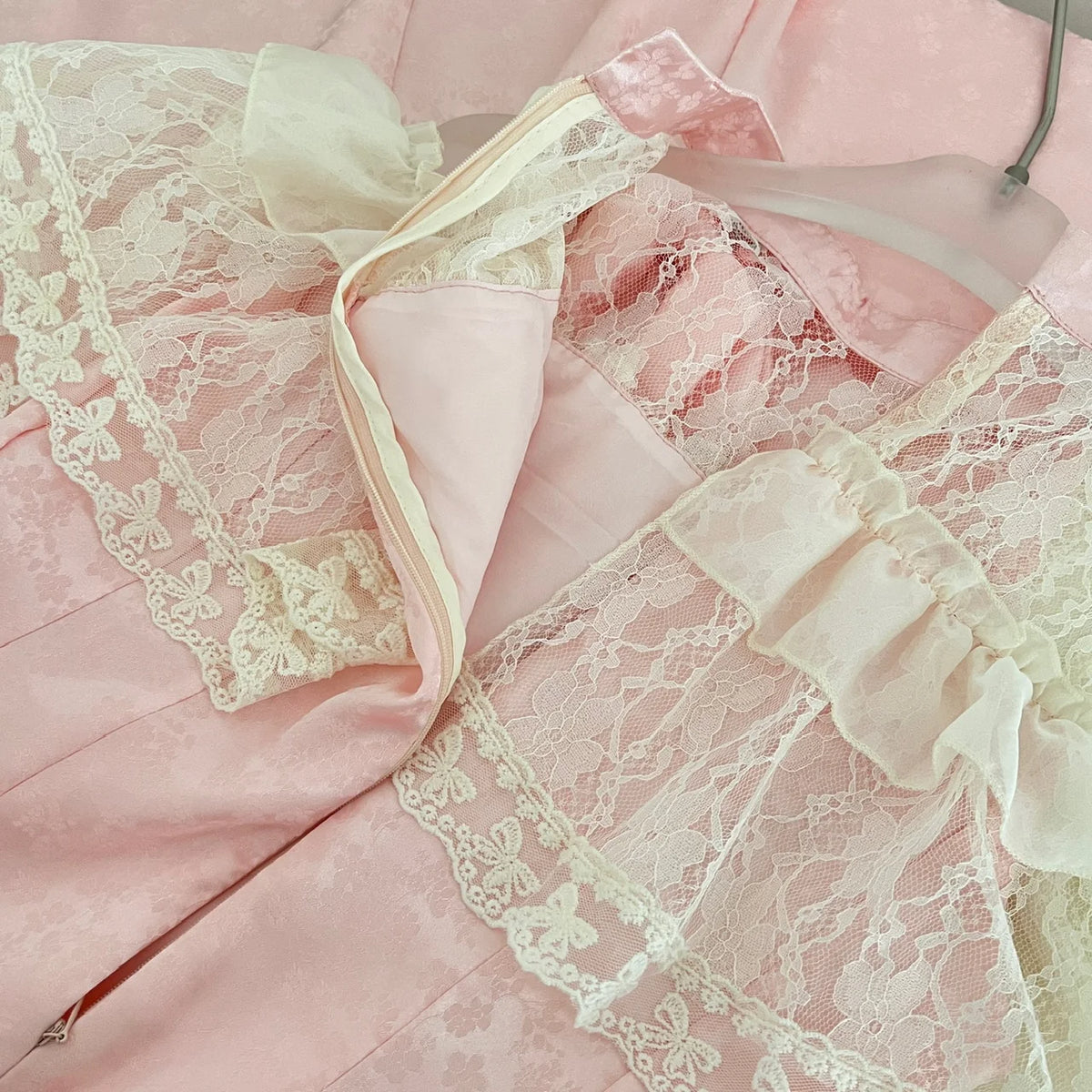 Off-Shoulder Lace Bow Dress