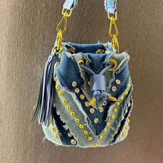 New Brand Fashion Handbag Retro Rivet Design Bucket Bag Versatile Commute Diamond Drawstring Lady Chain Shoulder Underarm Bag