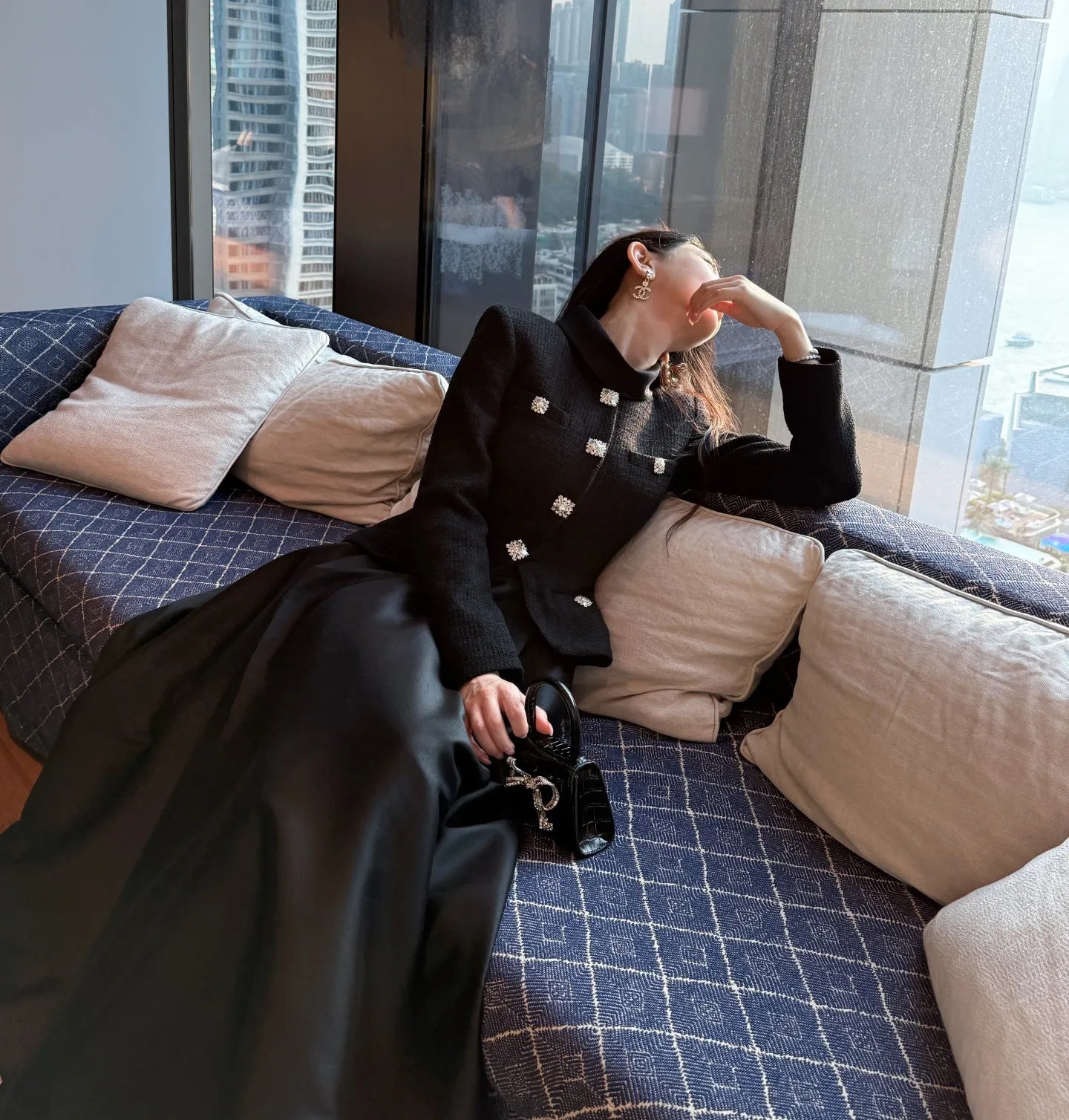 Autumn Winter High-end French Fashion Woolen Patchwork Black Long-sleeved Slim Dress High-waisted Slim Elegant Large Hem Dress