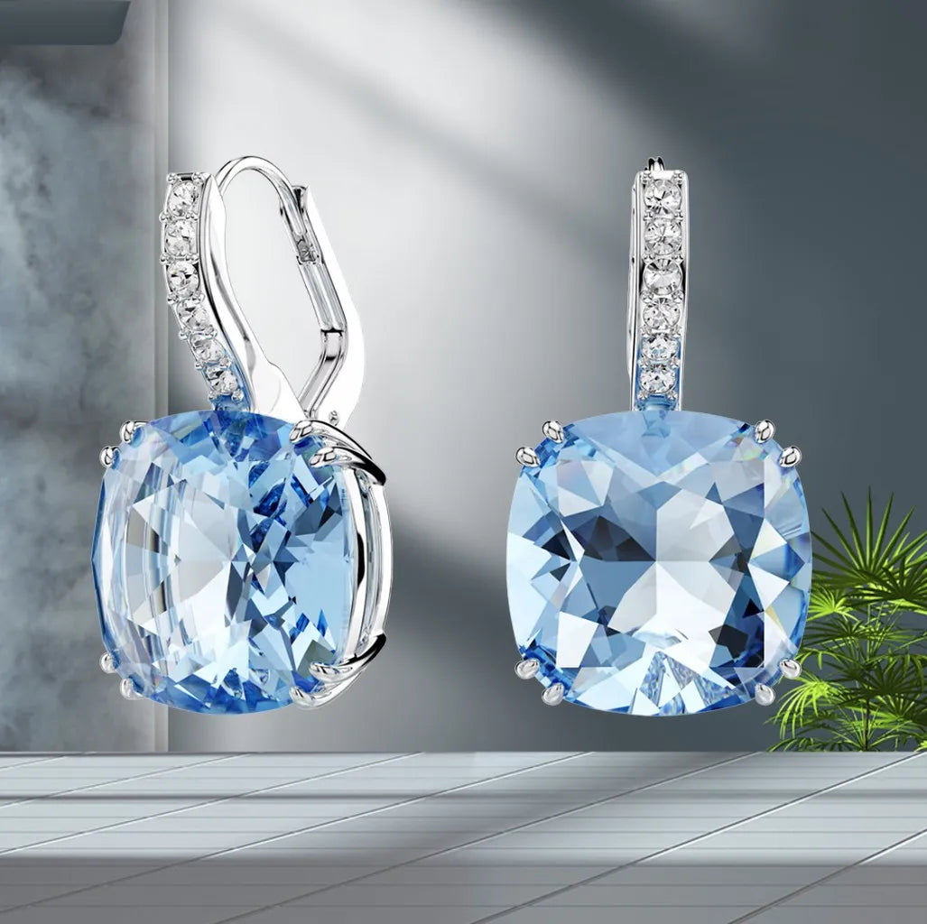 Elegant Silver Crystal Necklace And Earring Set for Women