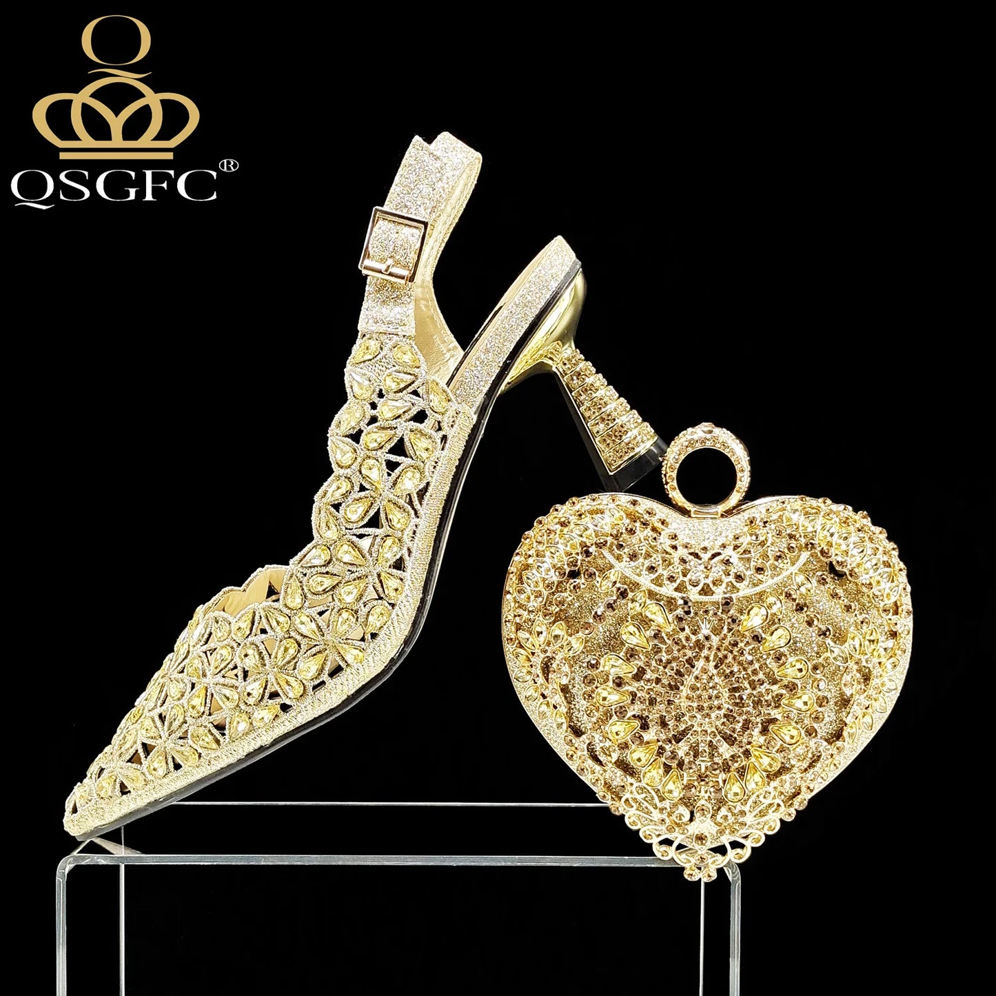 Happy Time Boutique, Exquisite Mini Bag with Pointed Toe Shoes, Sexy Stiletto High-Heeled Shoes, Small Metal Bag in Hand