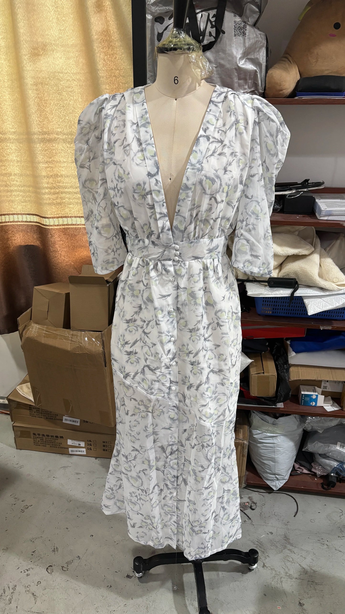 Elegant Print Dress with Stand Collar and Flare Sleeves for Women
