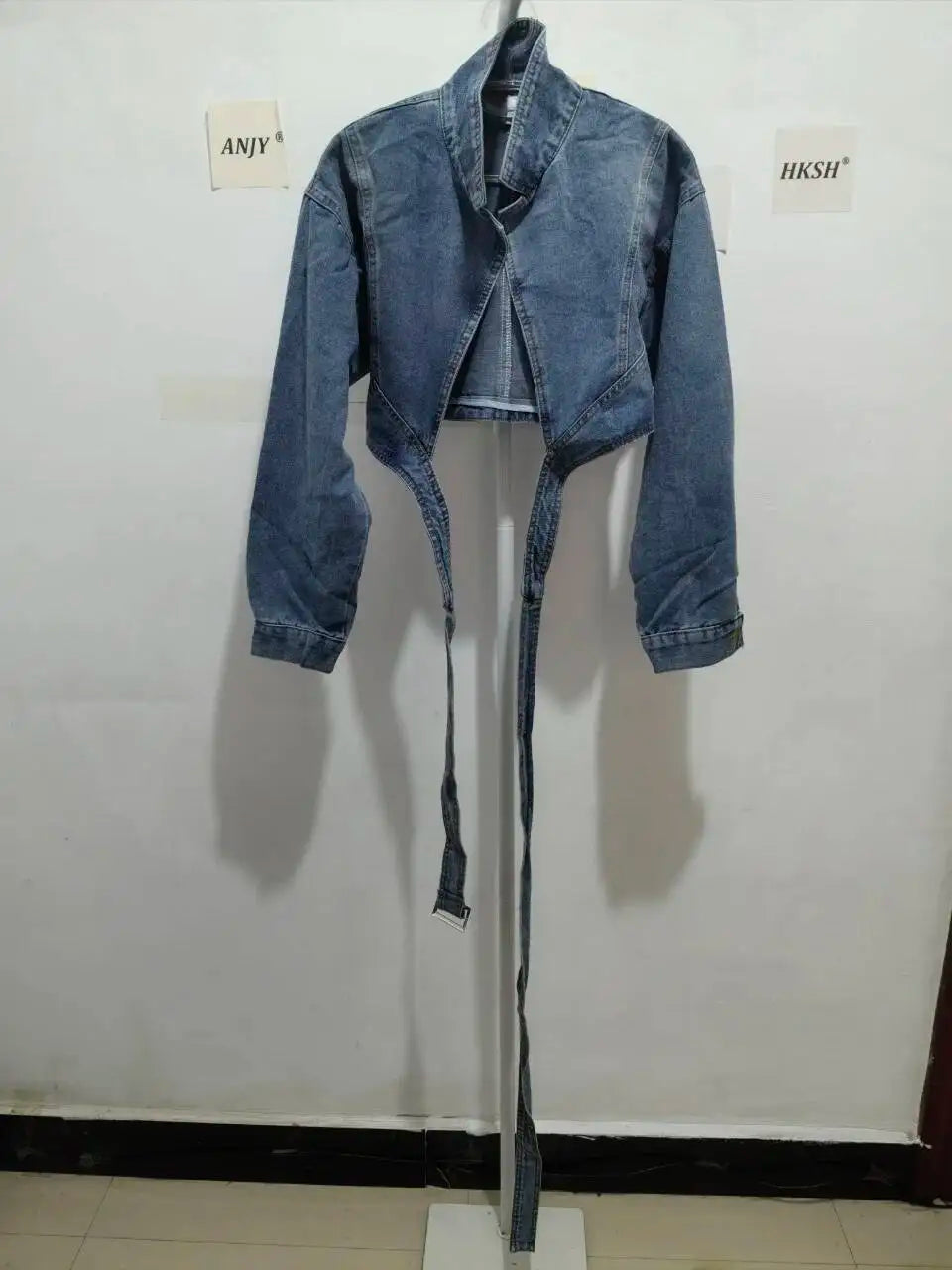 ANJY Autumn New Women Fashion Unique Lace- Up Distressed Washed Denim Jacket High Street Chic Versatile Casual Short Coat A16787