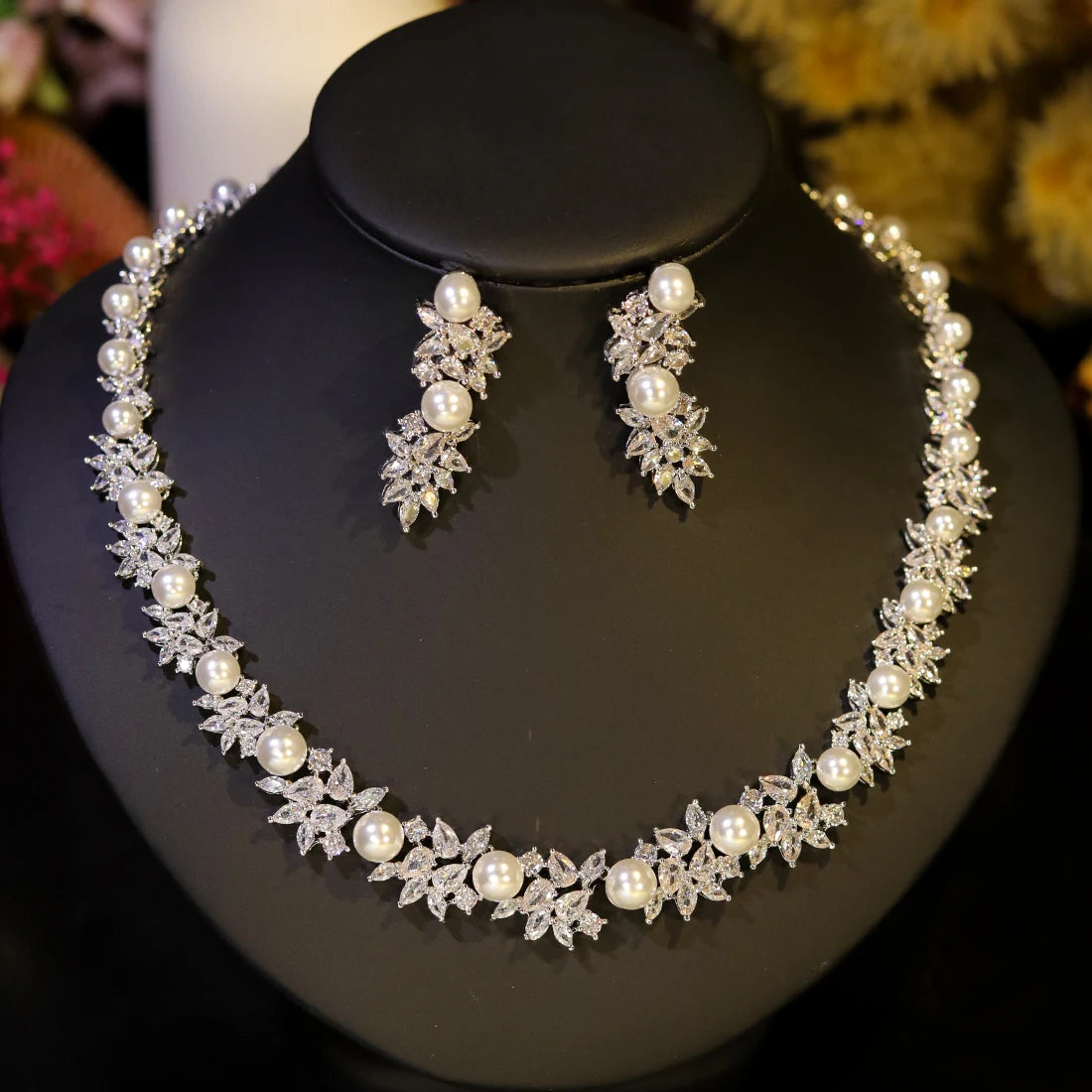 Elegant Crystal Necklace And Earrings Set For Women