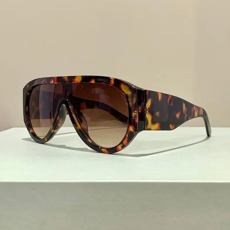 Classic Oversized Gradient Lens Pilot Sunglasses for Women