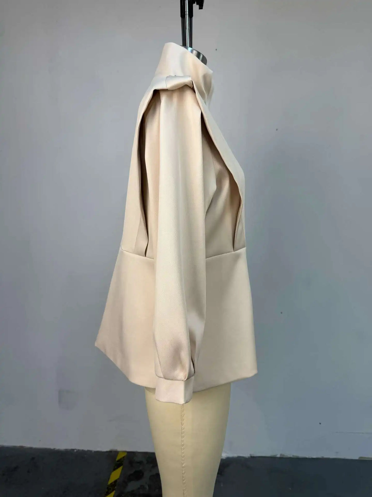Elegant Short Trench Coat With Stand Collar for Women
