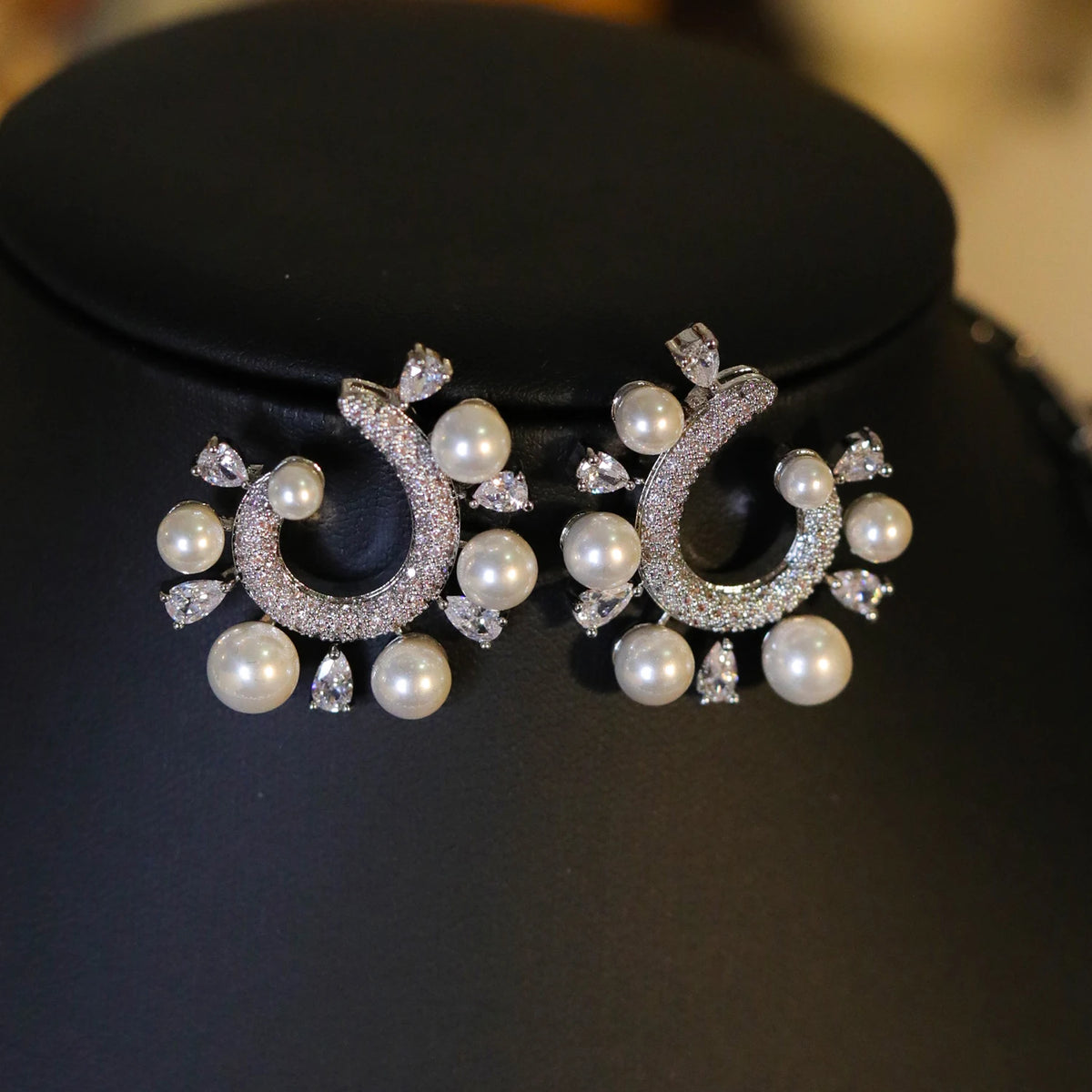 Pearl And Crystal Floral Rhinestone Jewelry Set For Women