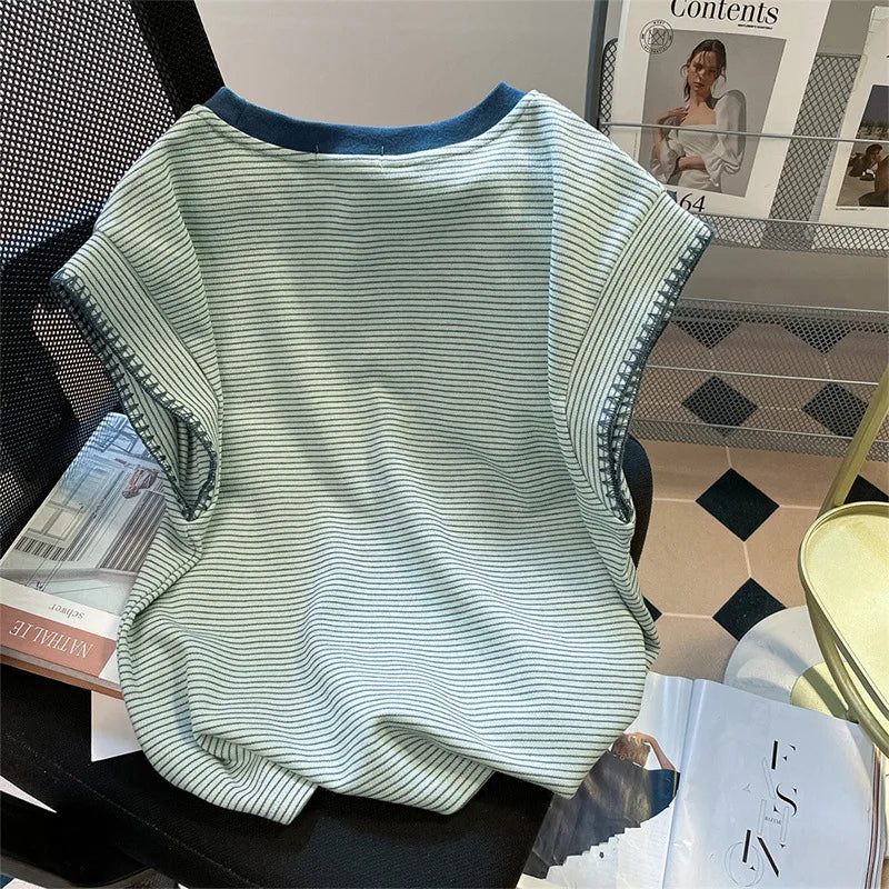 Green striped T-shirt female summer new shoulder design sense fashion niche stitching chic flying sleeves loose clothes.