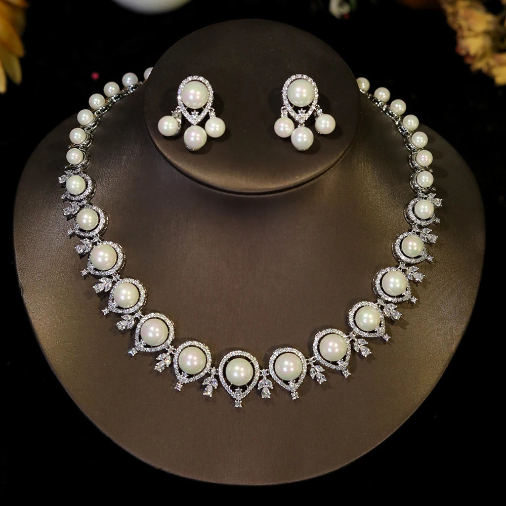 Luxurious Round Gold Tone Pearl Necklace Set for Women