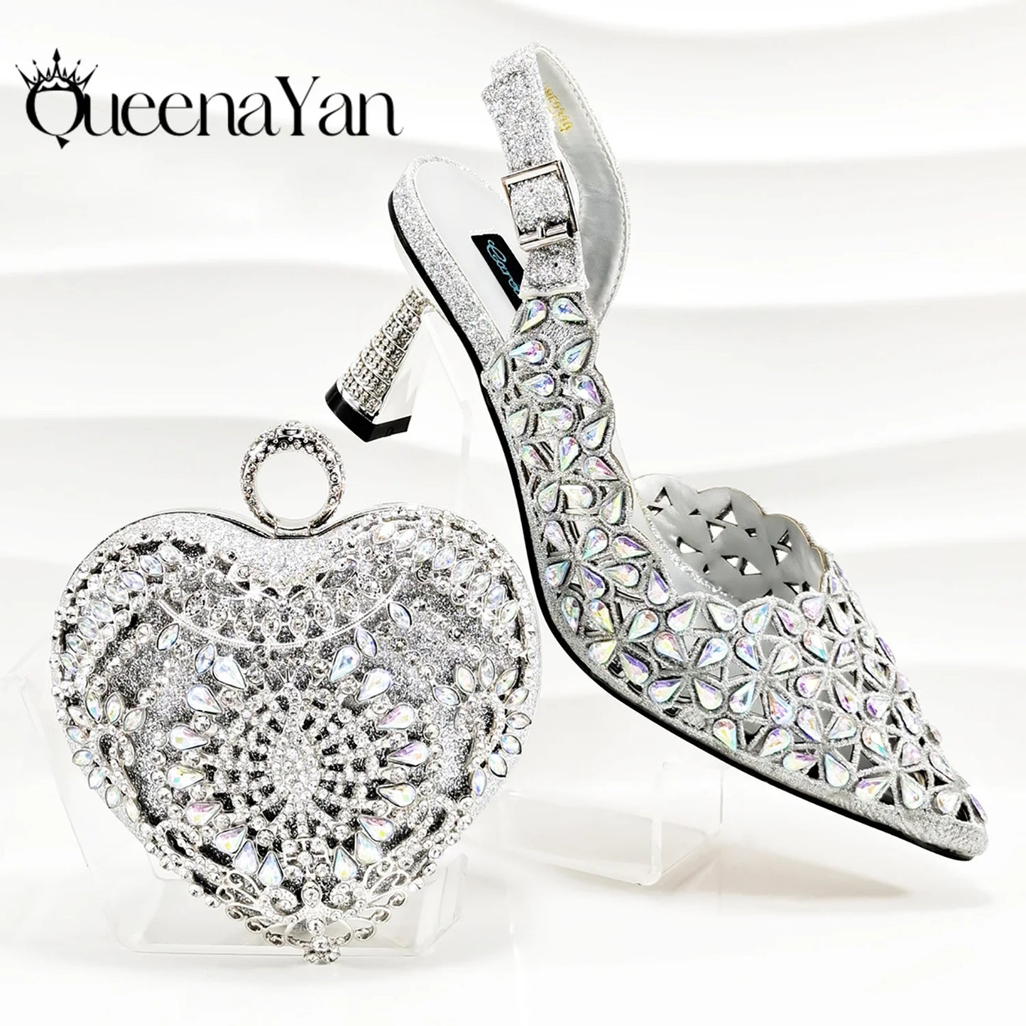 Happy Time Boutique, Exquisite Mini Bag with Pointed Toe Shoes, Sexy Stiletto High-Heeled Shoes, Small Metal Bag in Hand
