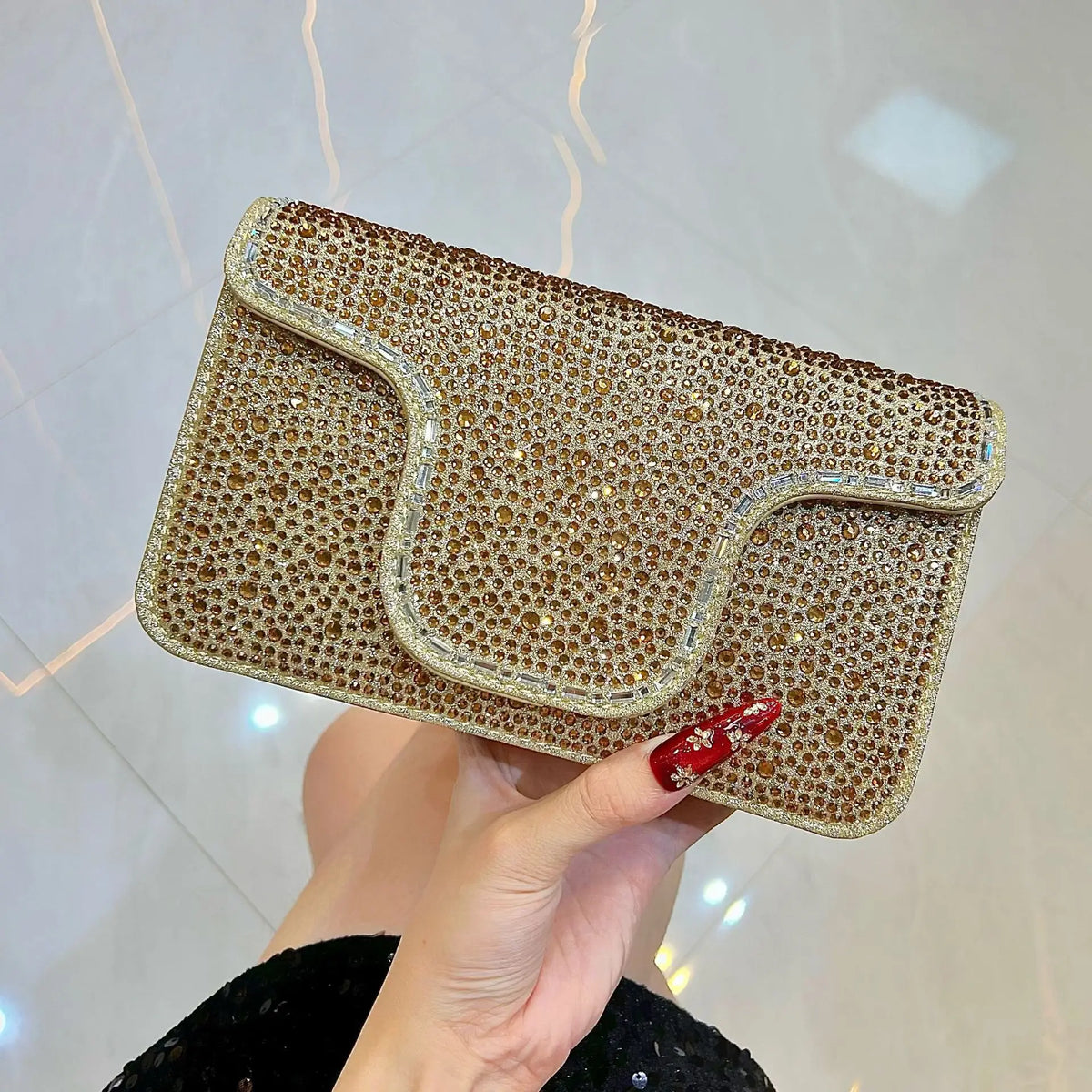 Elegant Diamond Studded Evening Clutch Bag for Women
