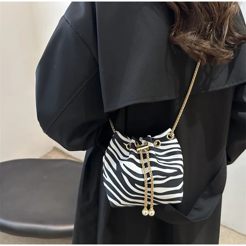 New Leopard Print Bag Fashion Cow Pattern Drawstring Bucket Bag Texture Brand Design Crossbody Bag Lady Versatile Storage Bag