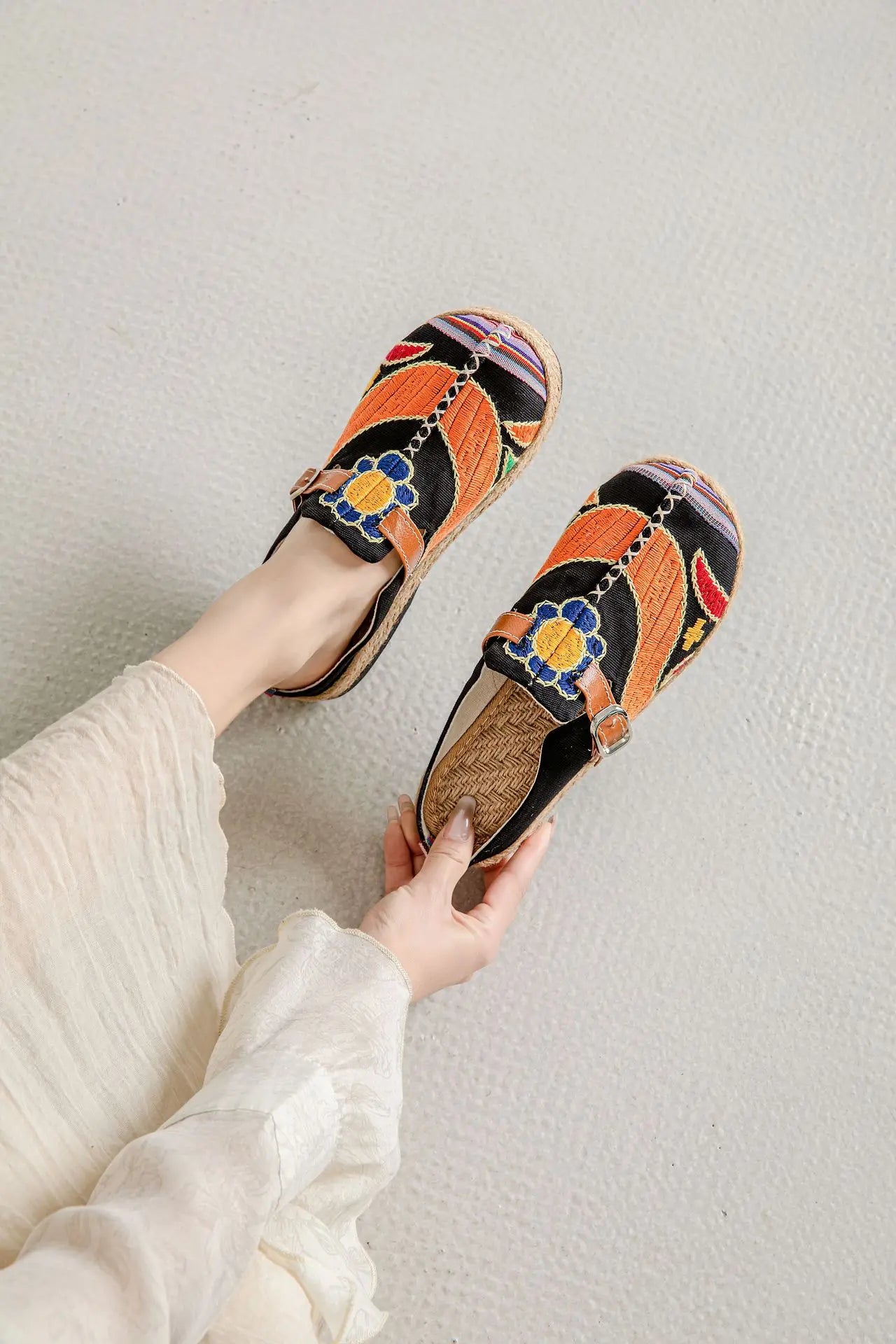 Lightweight Embroidered Cotton Linen Flat Slippers for Women