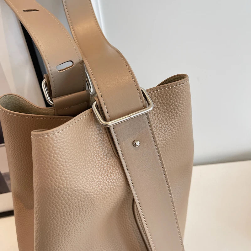 Retro Shoulder Large Capacity Bucket Bag for Women