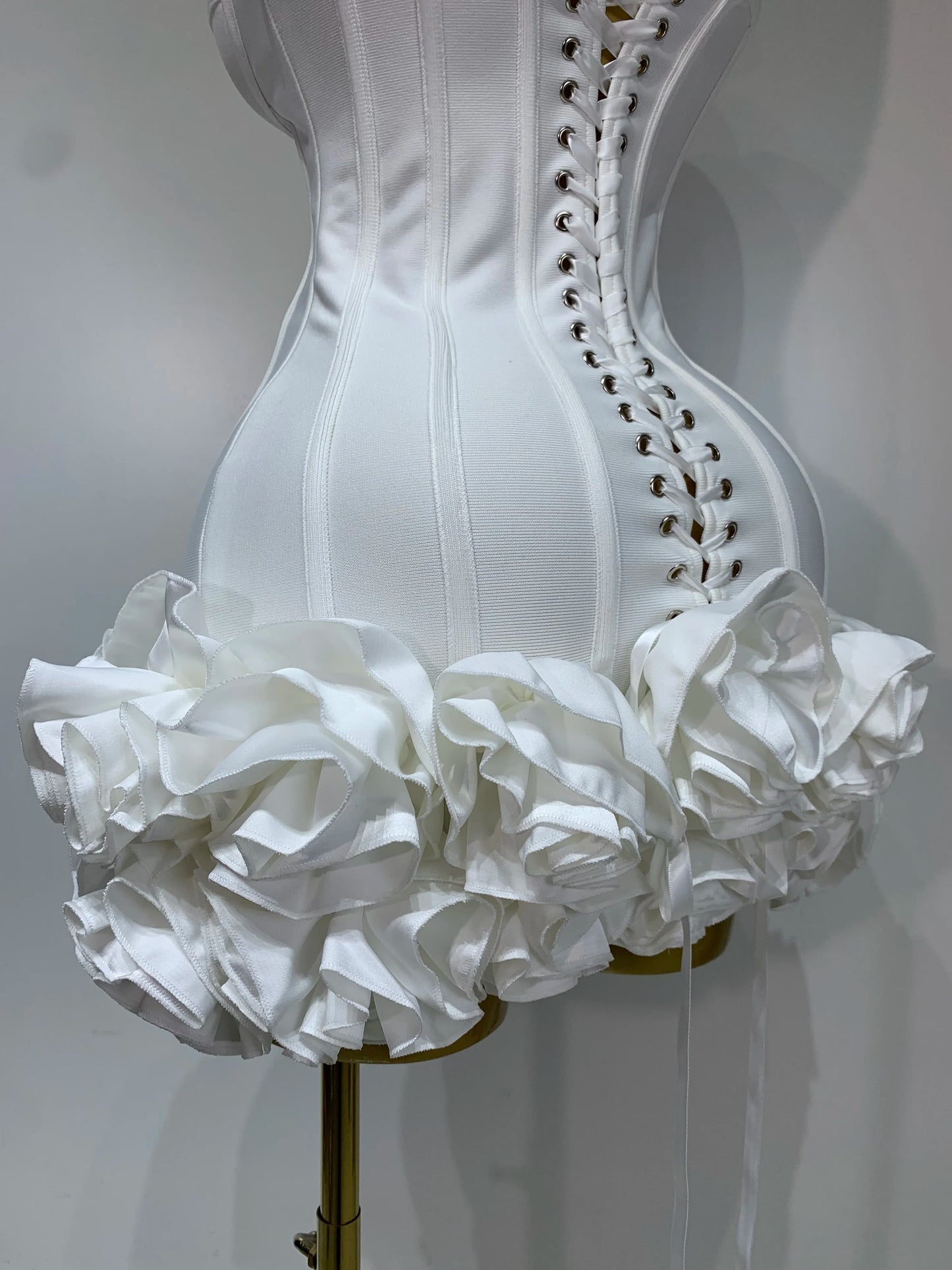 Women Sexy Strapless Backless Flower Embellished Mini Bandage Dress Bodycon Celebrity Party Cocktail Evening Party Club Dresses