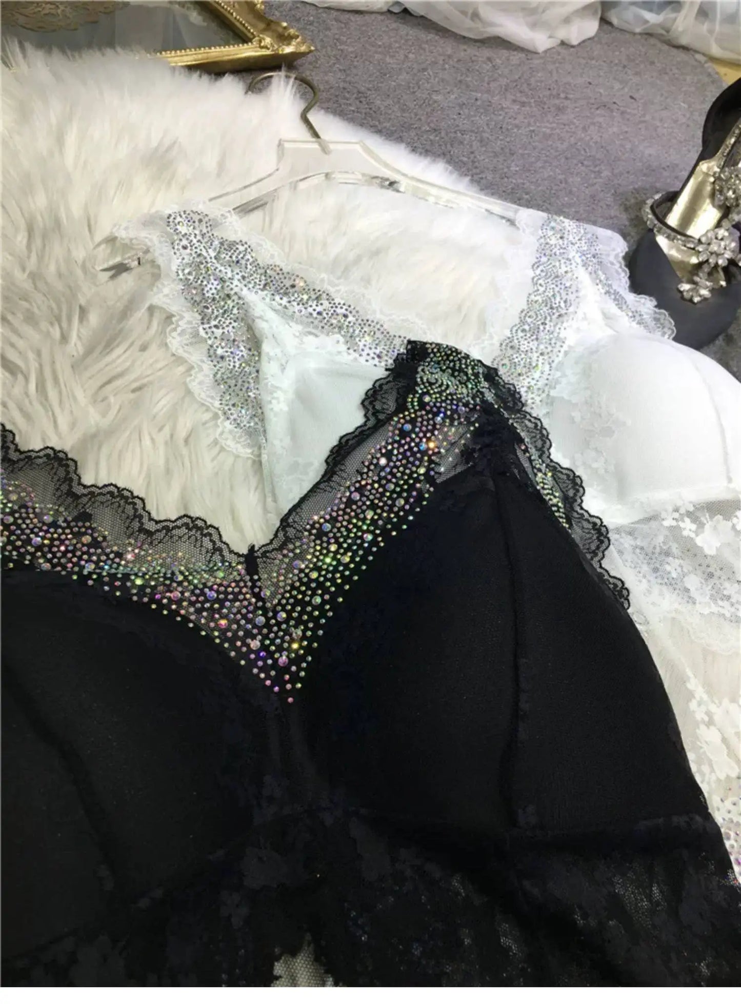 Back Beauty Black Camisole Women All-match Four Seasons V-neck Tanks Top Sexy V-neck Lace Splicing Hot Diamonds Slimming Camis