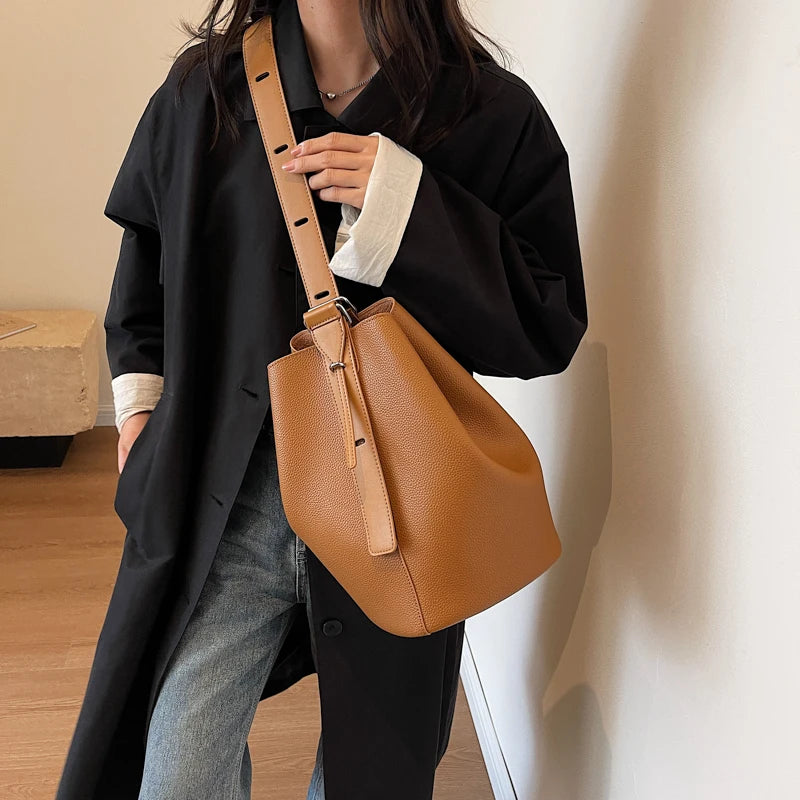 Retro Shoulder Large Capacity Bucket Bag for Women