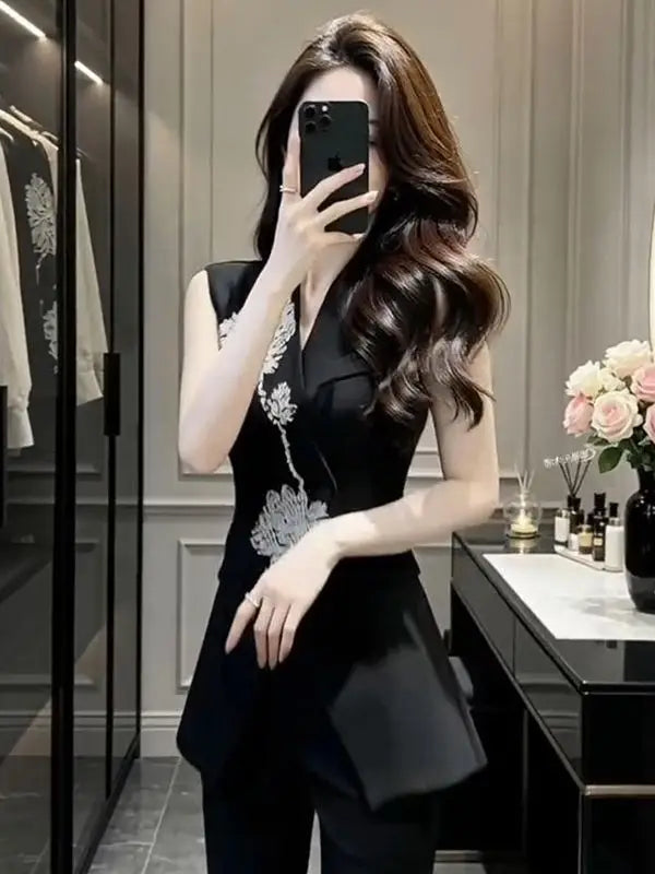 Chic Slim Diamond Detail Sleeveless Blazer for Women