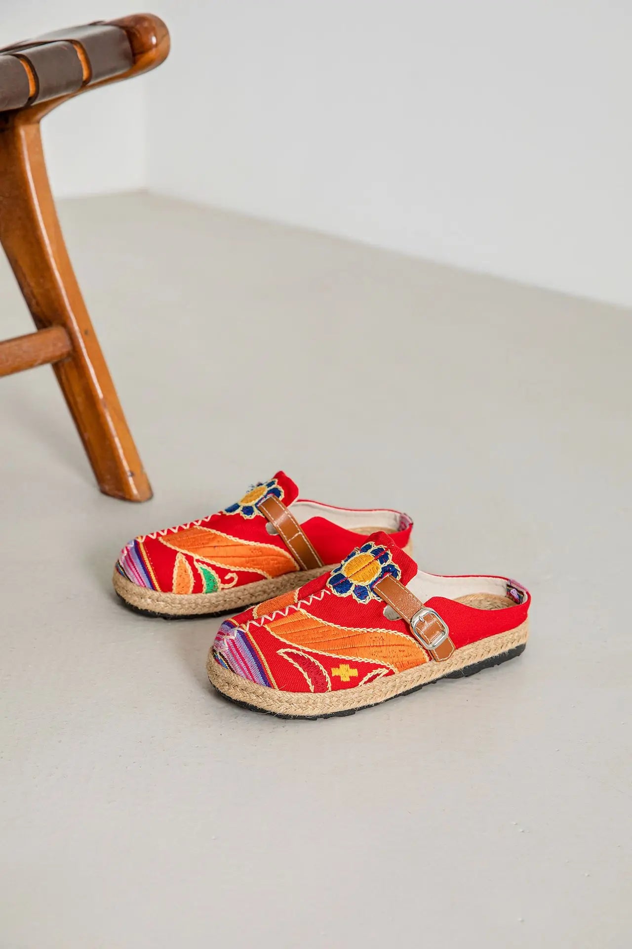 Lightweight Embroidered Cotton Linen Flat Slippers for Women