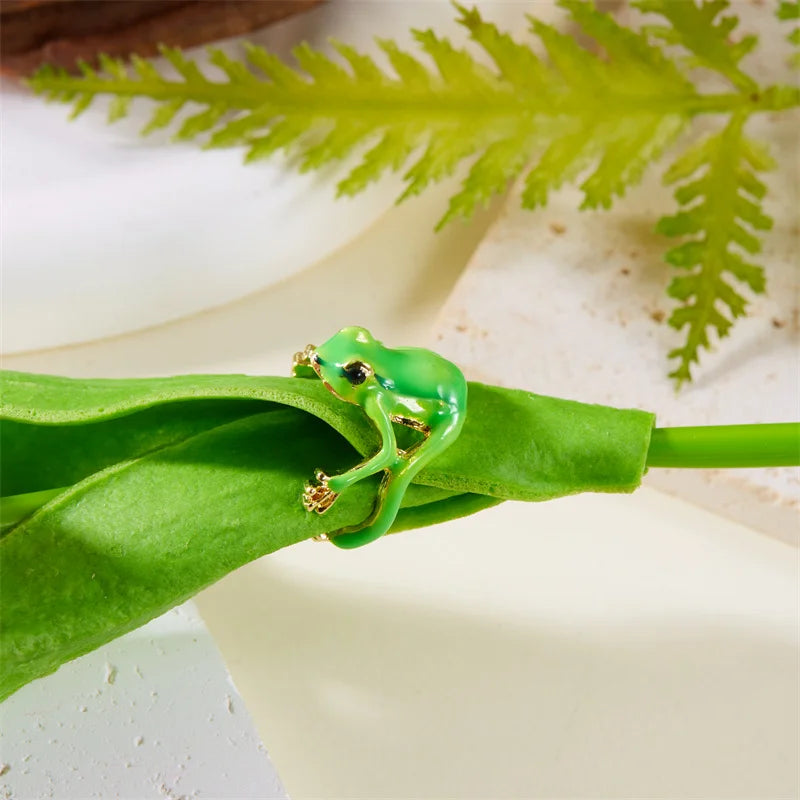 Adjustable Green Tree Frog Ring