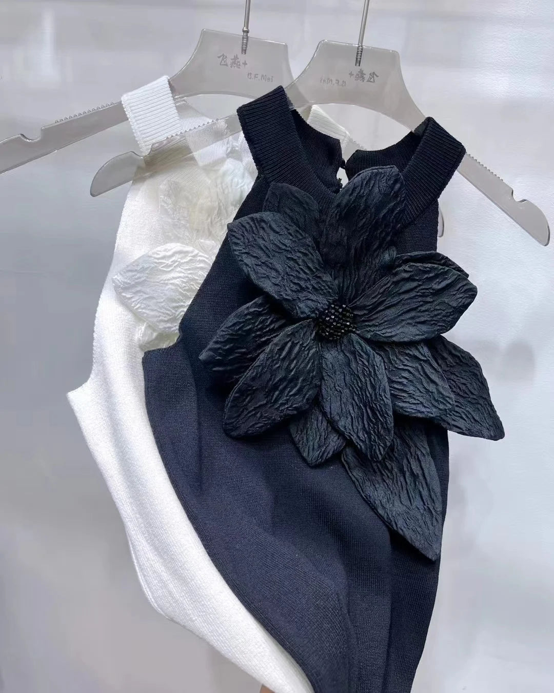 Black White 3D Diamonds Flower Stitch Sleeveless Knitted Top Slim Fit Halter Vest 2025 Sring Summer Knitwear Sexy Crop Tank Top