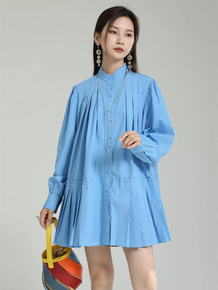 [EAM] Women Blue Pleated Hem Long Big Size Blouse New Stand Collar Long Sleeve Shirt Fashion Tide Spring Autumn 2025 1DH5707