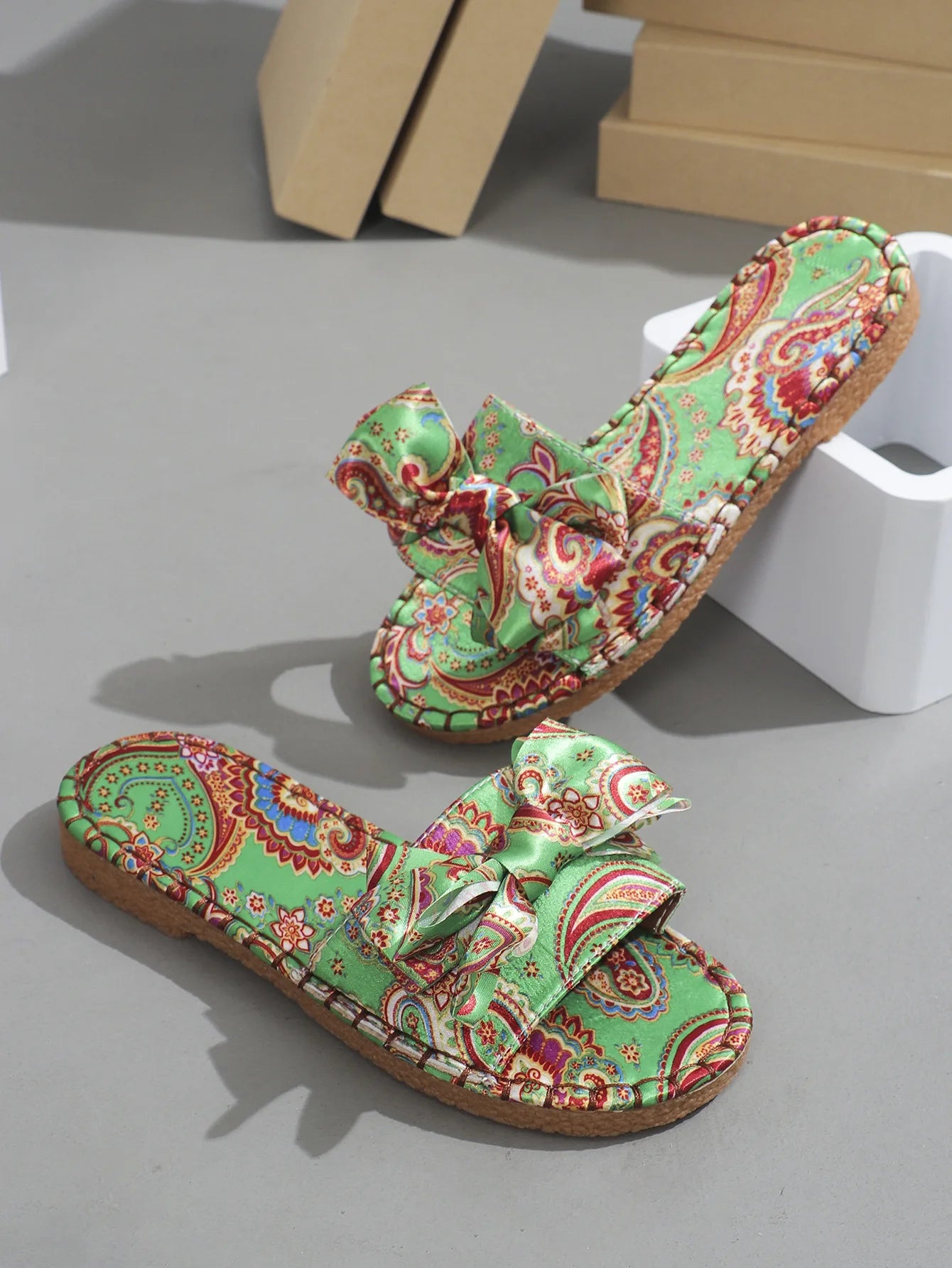 Plus-size summer fashion casual new slippers for women 2025 flat flat slippers with bow