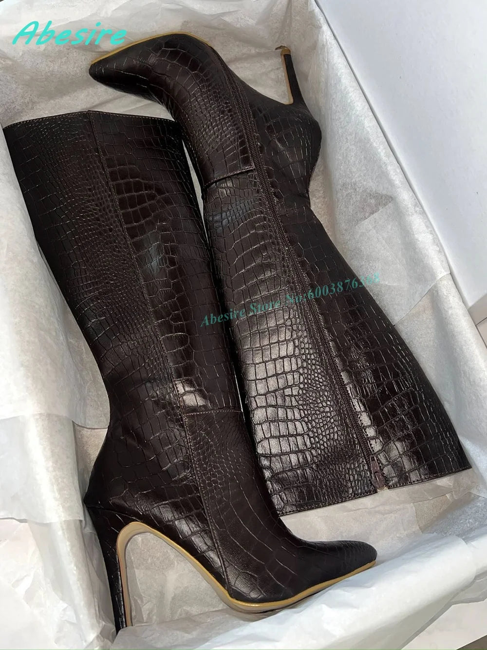 Burgundy Crocodile Pattern Knee High Boots Pointed Toe Stiletto Heel Side-Zipper Women's Boots Retro Sexy Daily Party Shoes