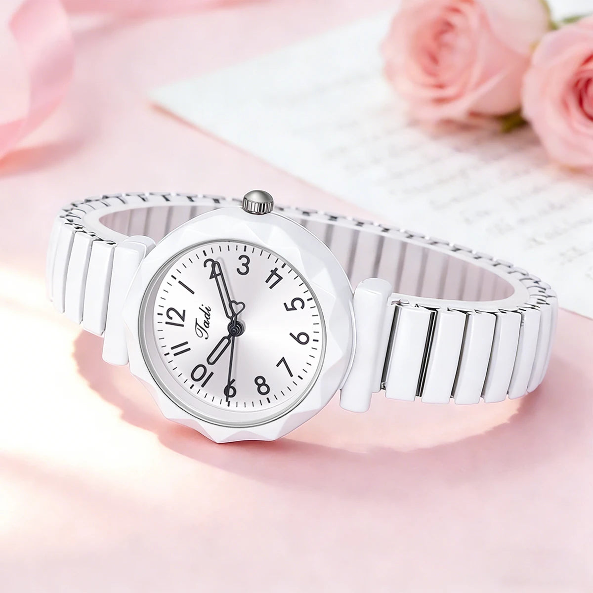 Round Dial Elastic Band Quartz Watch