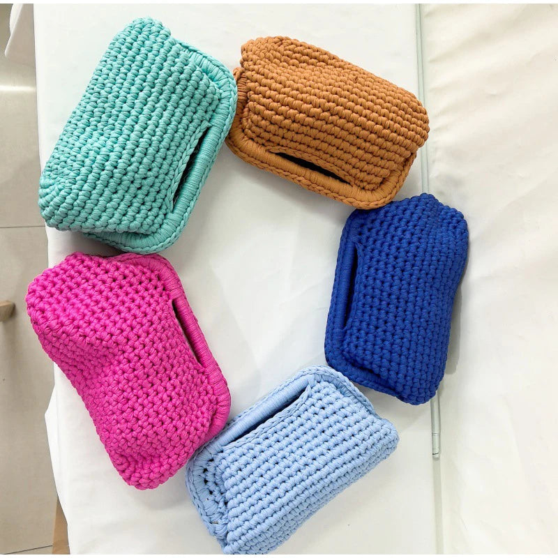 Fashion High-end Clutch Bag Hand-crocheted Clip Bag Simple Versatile Chain Cloud Bag New Leisure Travel Women's Underarm Bag