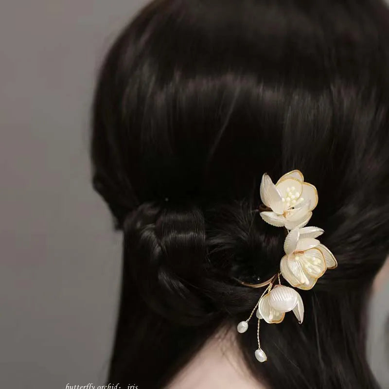 Elegant Floral Metal U-Shaped Hair Stick for Women
