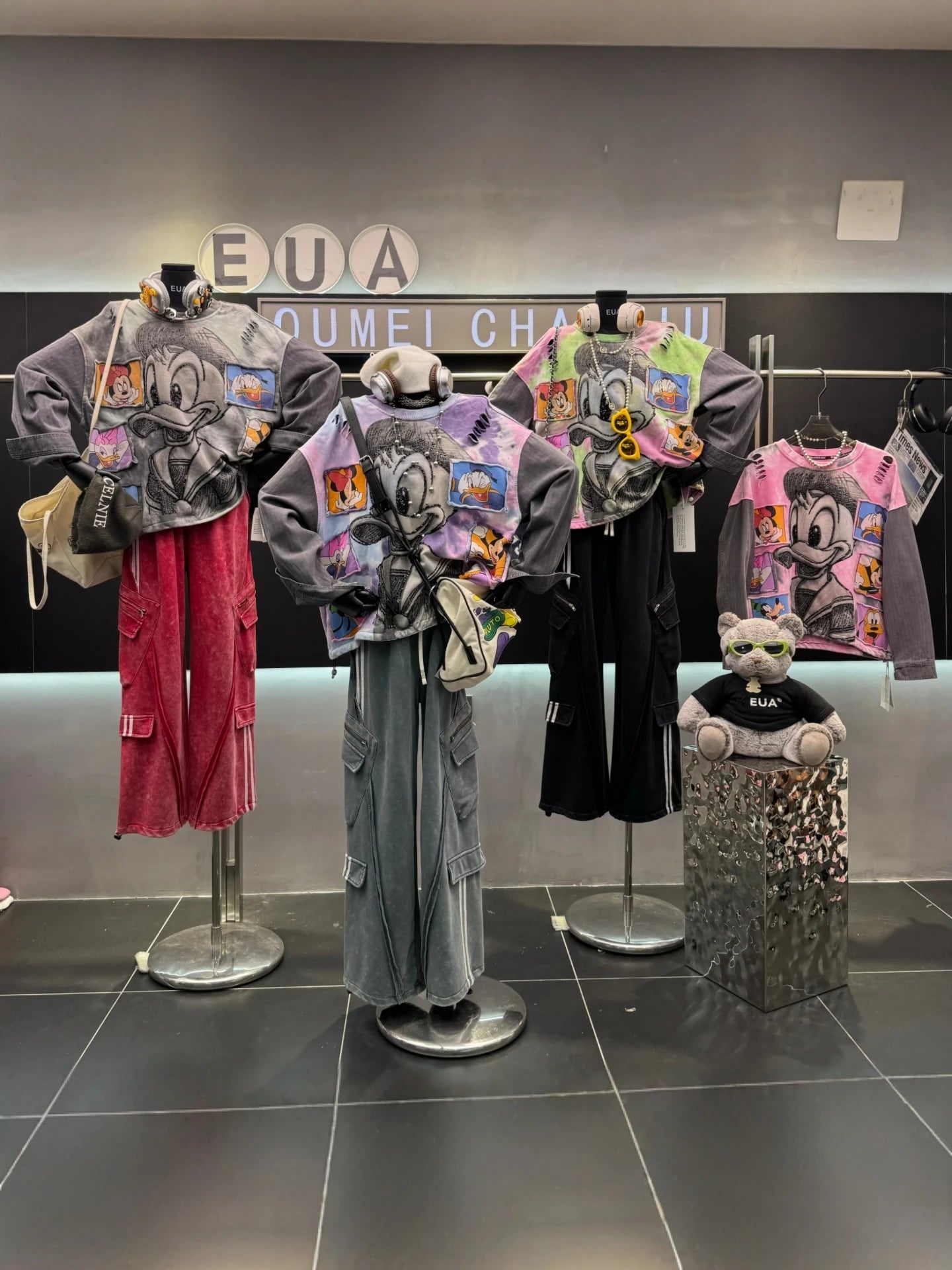 Autumn New Heavy Stitching Denim Trendy Brand Cartoon Duck Gradient Color Round Neck Fashion Pullover Sweatshirt for Women