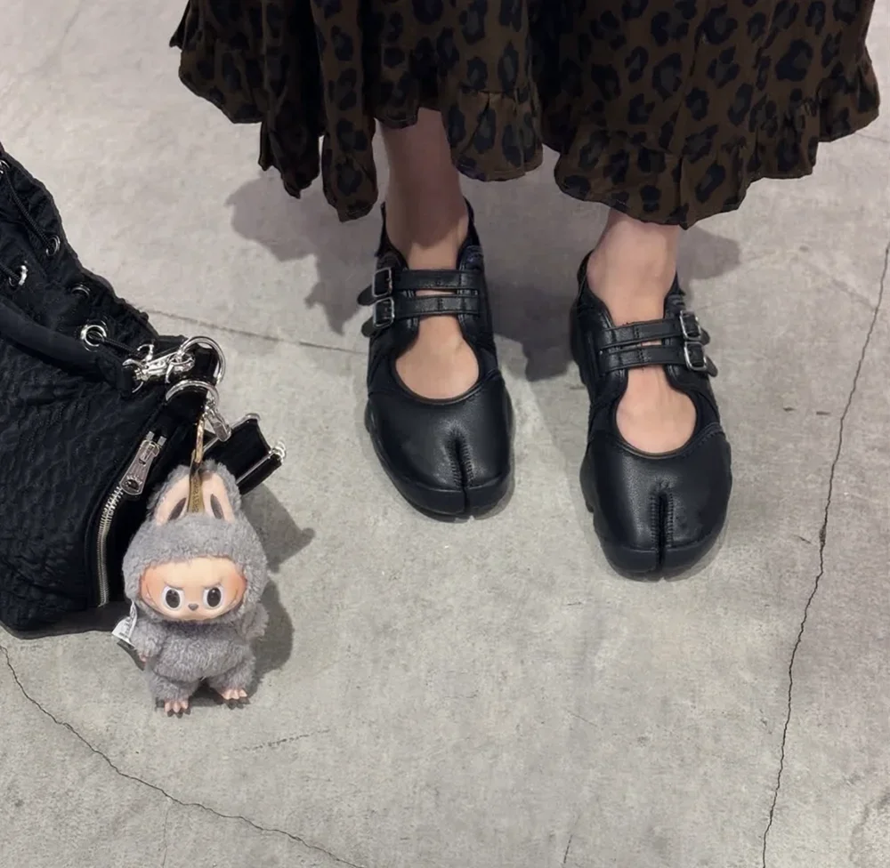 Leather Split Toe Buckle Mary Jane Flat Shoes for Women