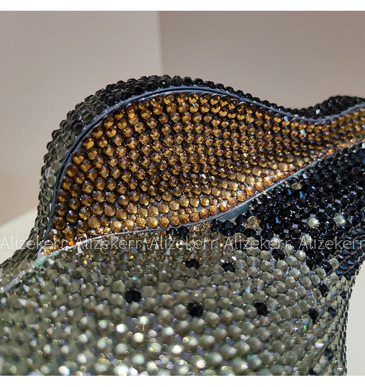 Glamorous Crystal Conch Shaped Rhinestone Evening Bag for Women