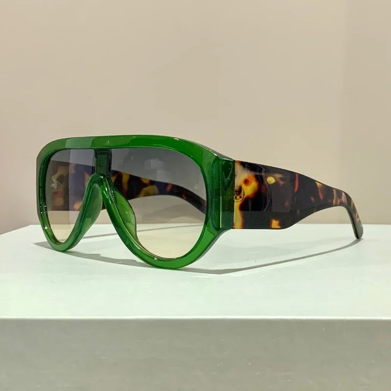 Classic Oversized Gradient Lens Pilot Sunglasses for Women