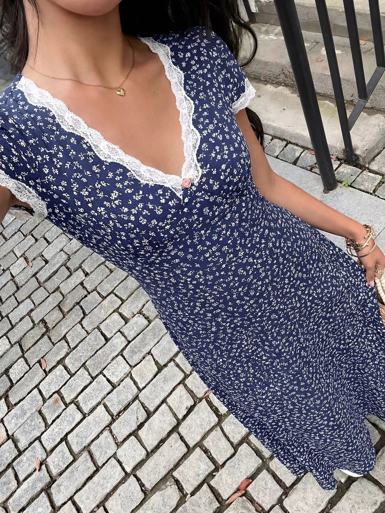 Elegant Patchwork Lace Midi Dress with Casual Print for Women
