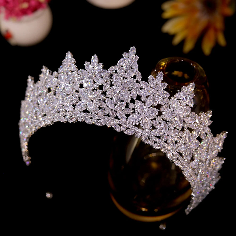 Glamorous Crystal Embellished Bridal Crown for Women