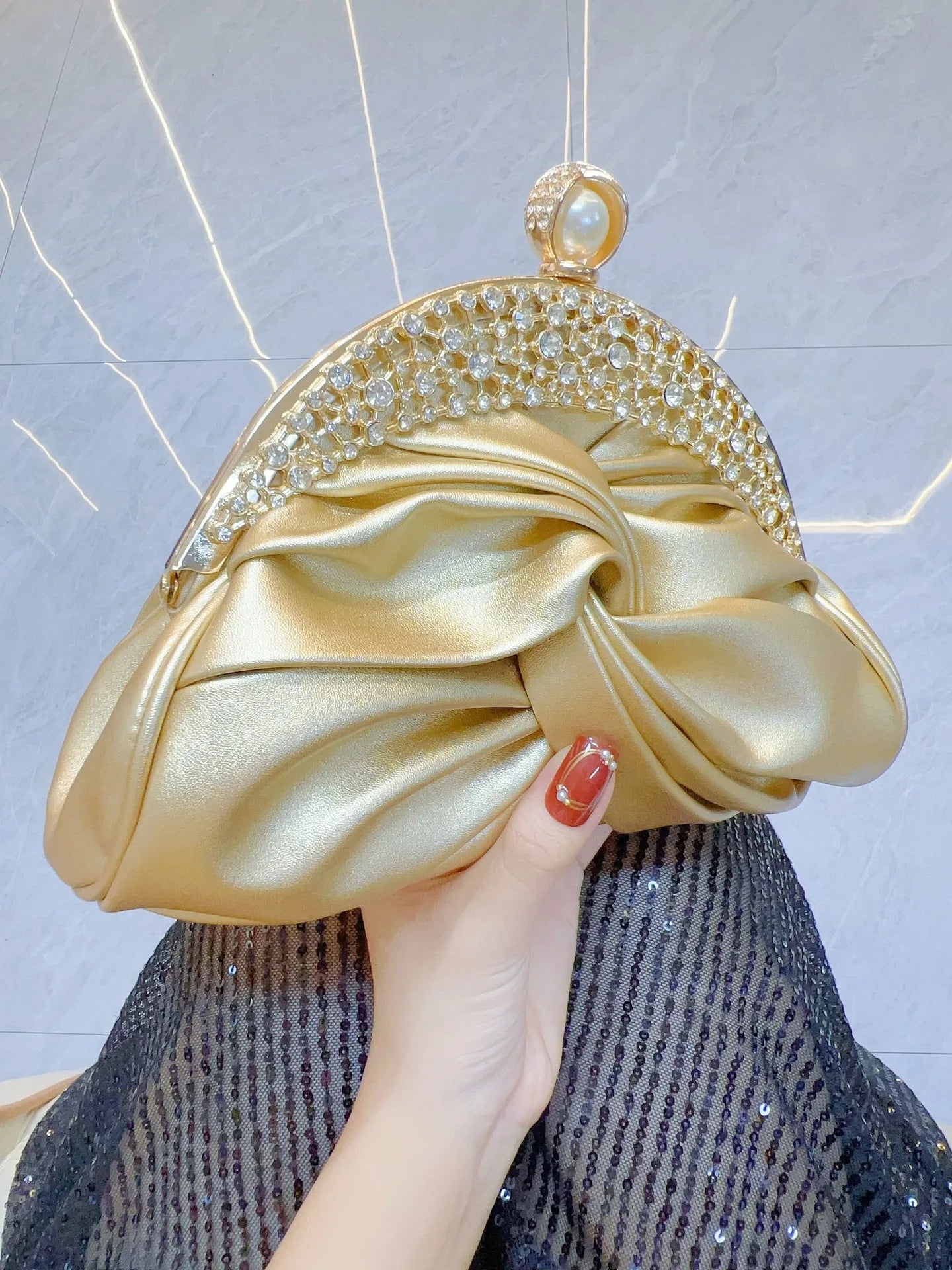 Luxury Women  Fashion Design Handbags Sparkling Banquet Clutch Bag Inlaid With Rhinestone Chain Shoulder Bag Party Dinner Bag