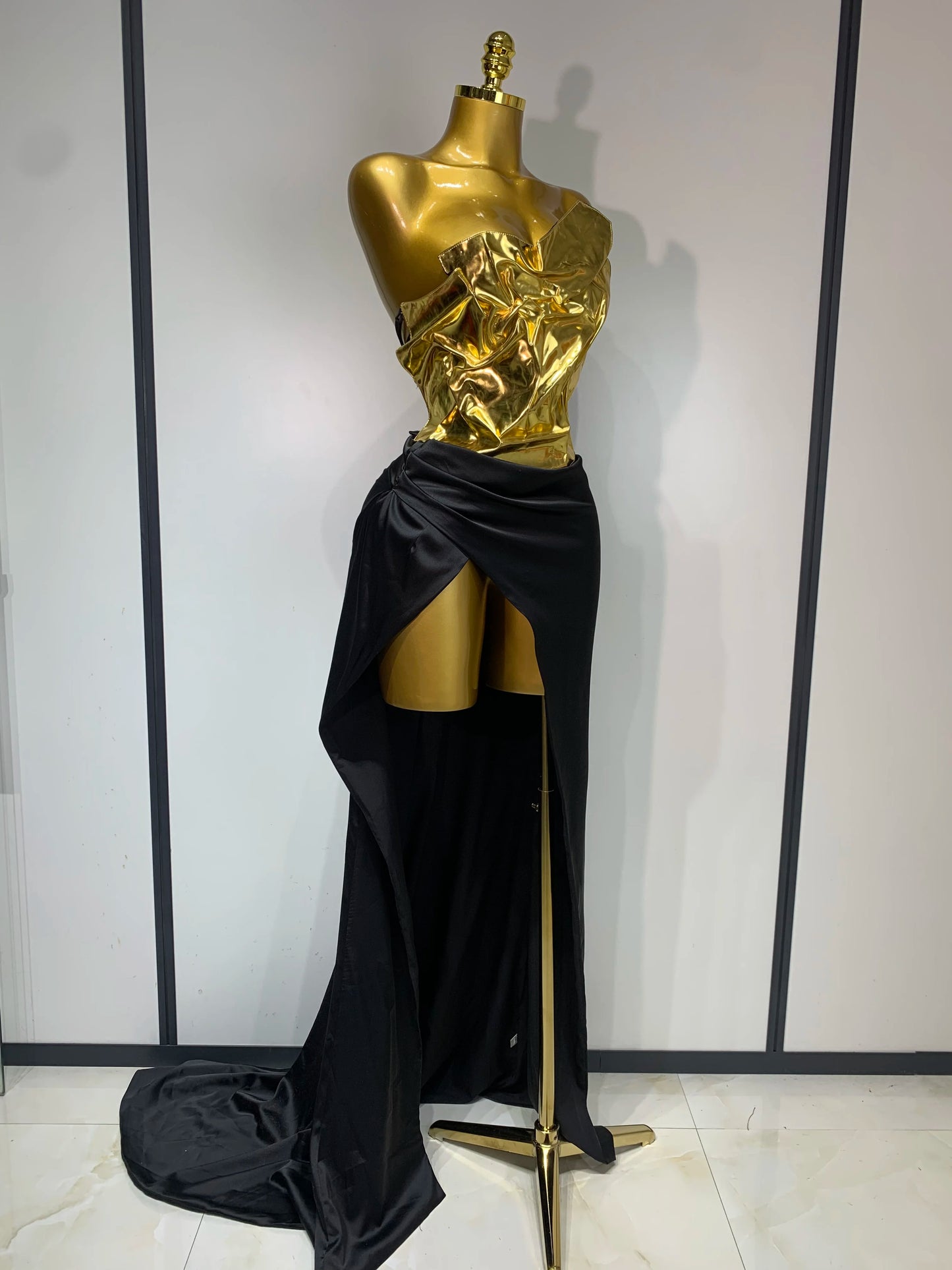 2025 New Arrival Women Gold Color Sexy Laced-up Tops 2 Pieces Set Long Dress Celebrate Evening Party Celebrity Elegant Dress