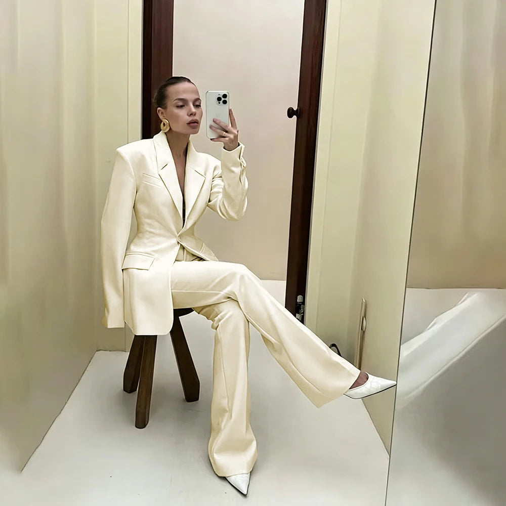 White Single Breasted Notched Collar Blazer Set For Women