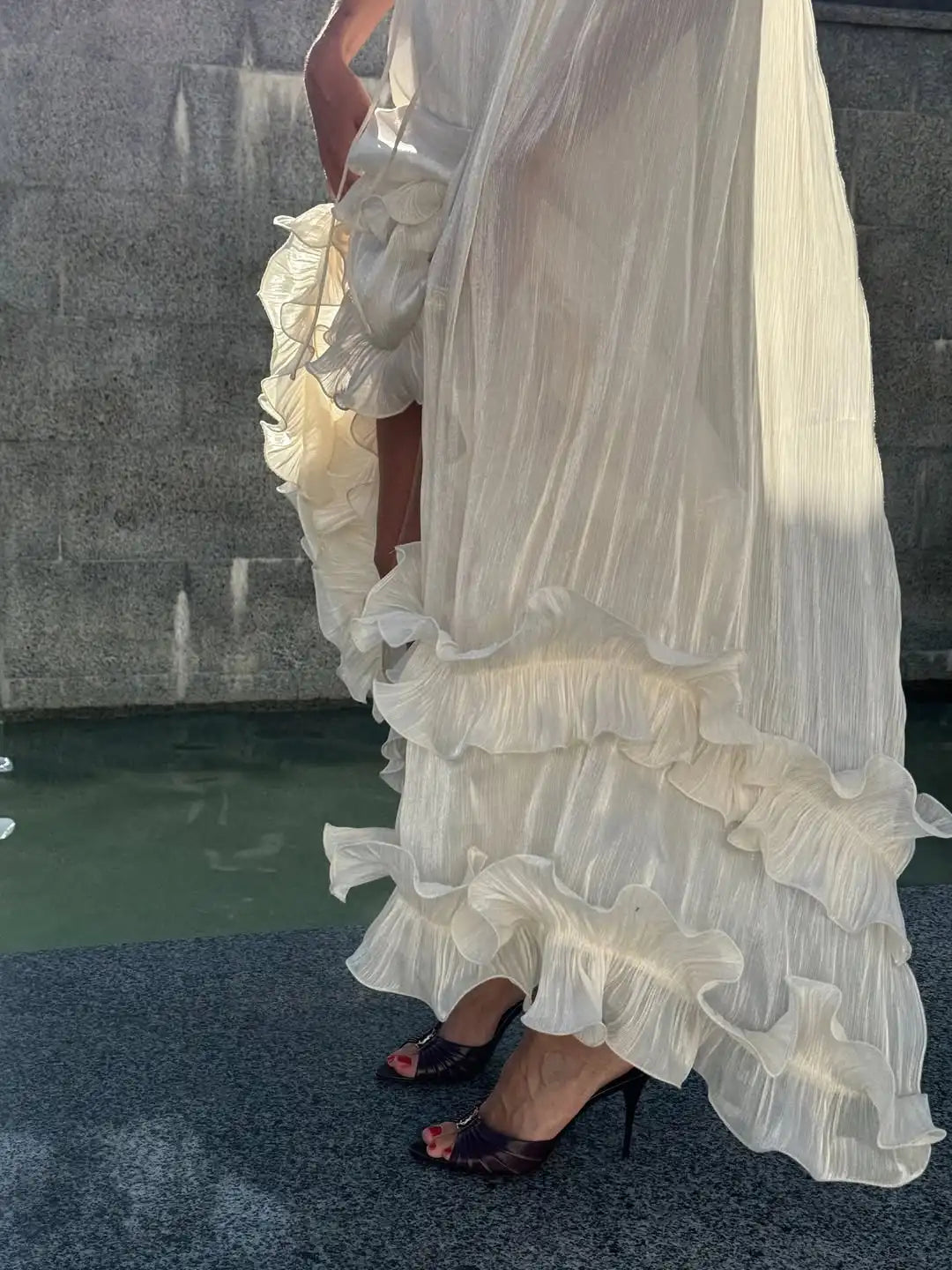 Women Solid Ruffle  Maxi Dress Fashion Lapel V-neck Sleeveless Pleated High Waist Chic Dresses 2025 Summer Lady Vacation Robes