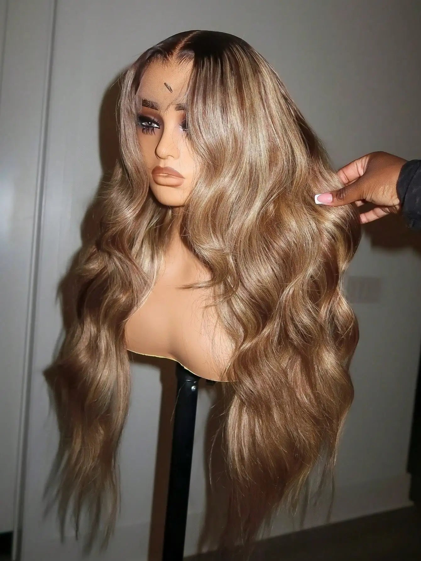 Honey Blonde Highlight Body Wave Lace Front Wig for Women