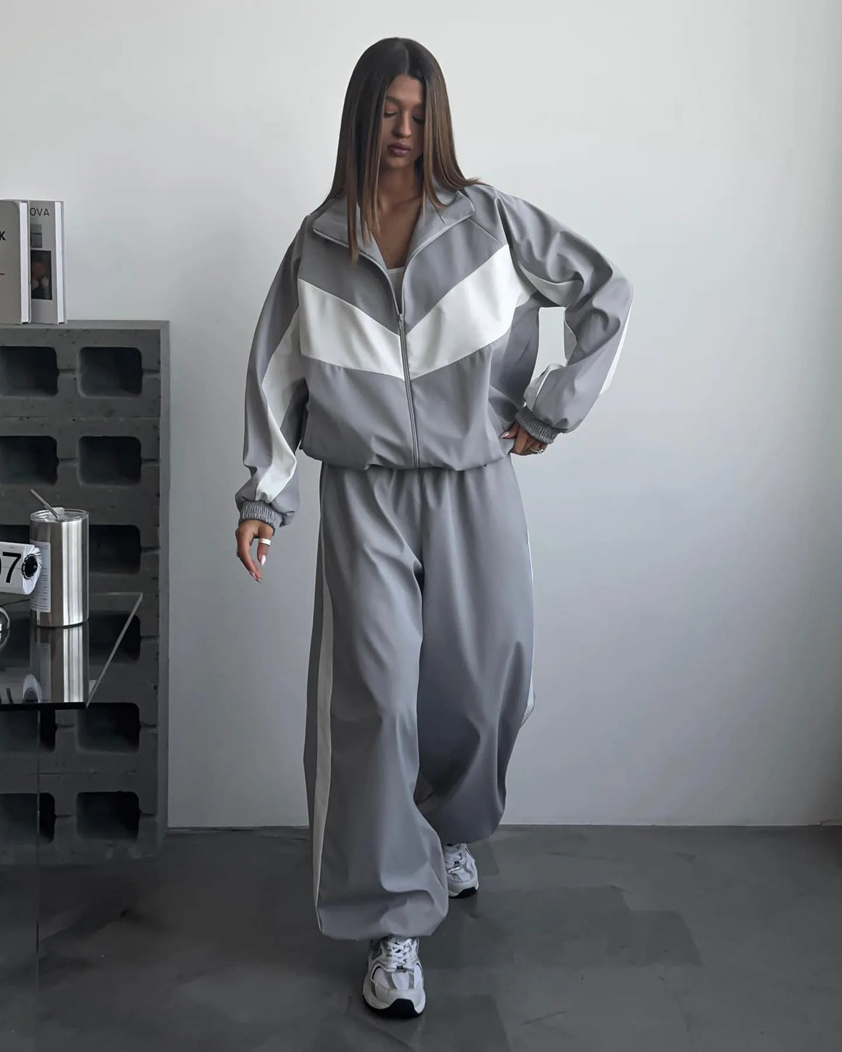 Casual Contrast Color Zipper Tracksuit Set for Women