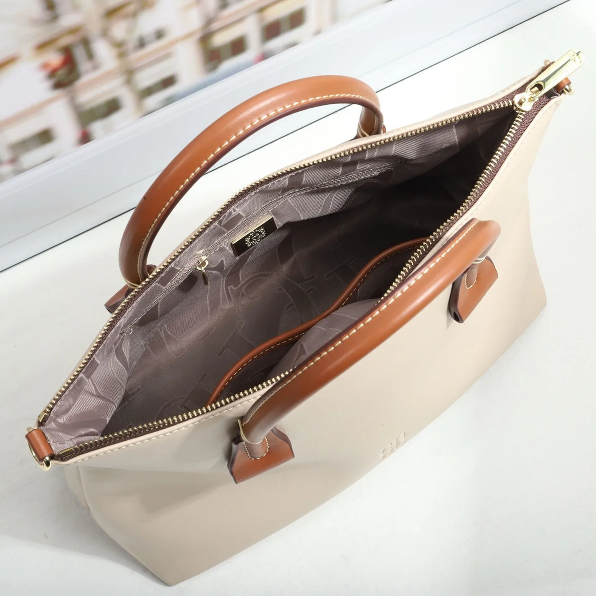 Wide Strap Crossbody Shoulder Bag